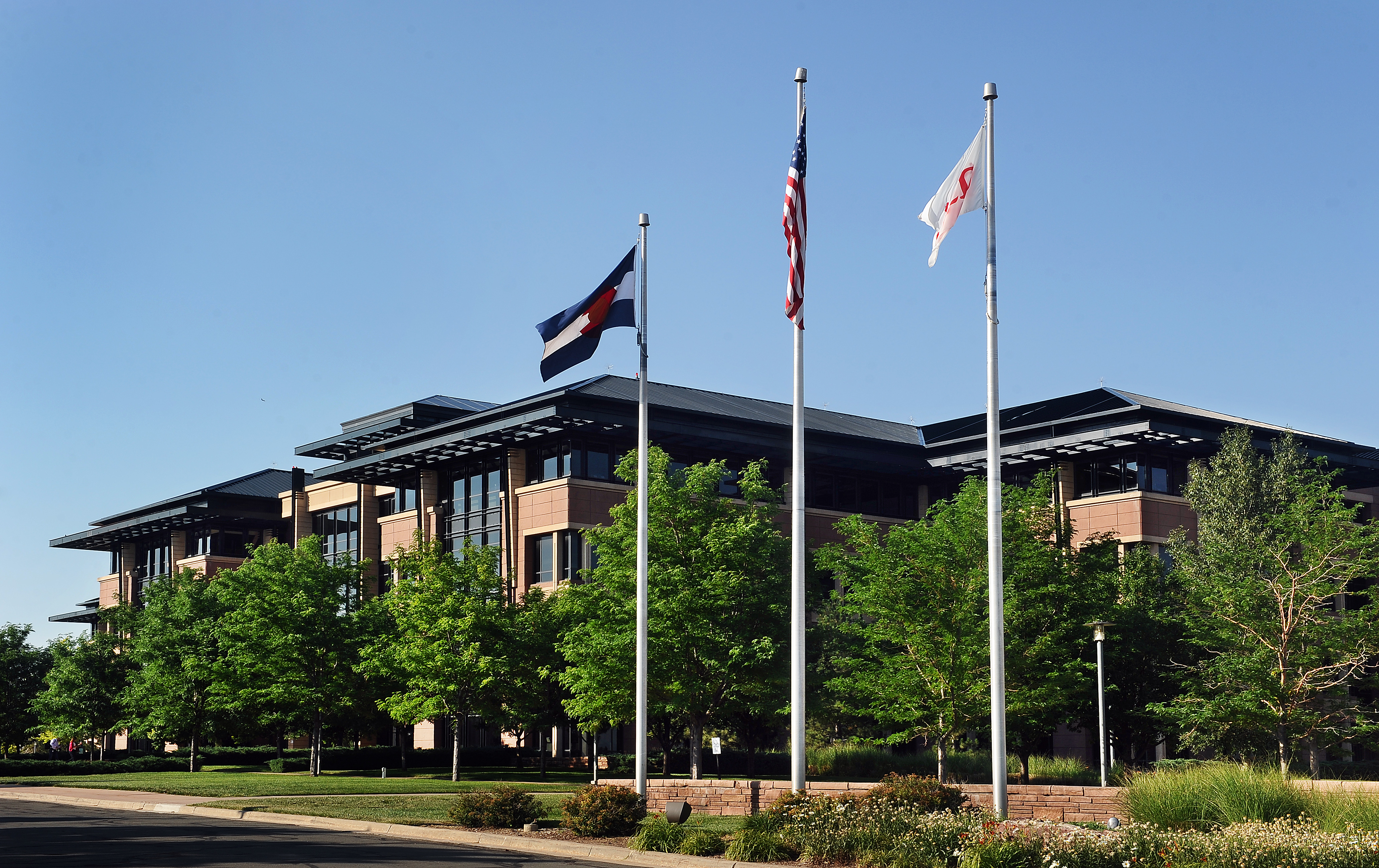 FCC Pressed to Deny Billions in Tax Credits for DISH