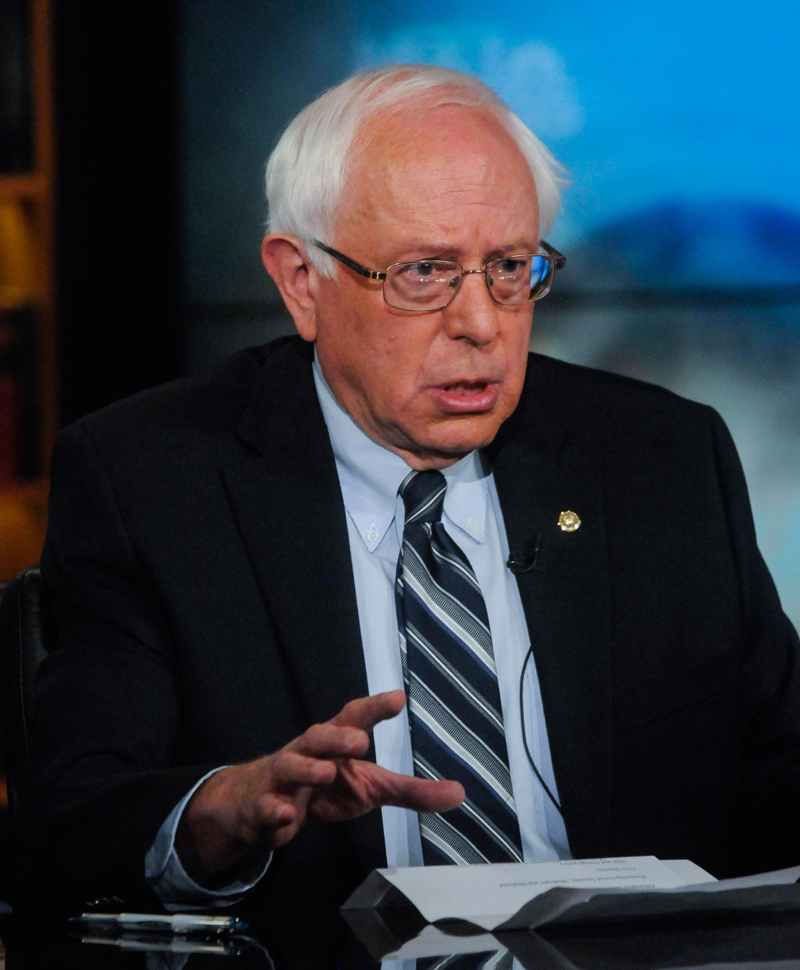 i-don-t-apologize-bernie-sanders-defends-his-controversial-gun