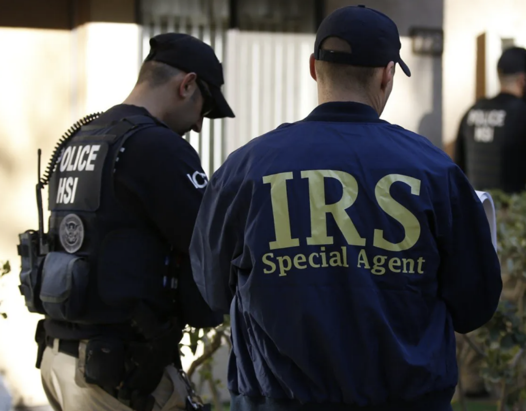 irs-agent-and-cop-insidesources